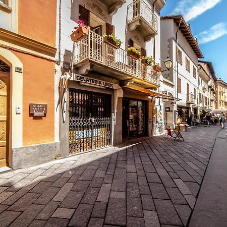 Hotel Domus Antica Aosta Exterior foto