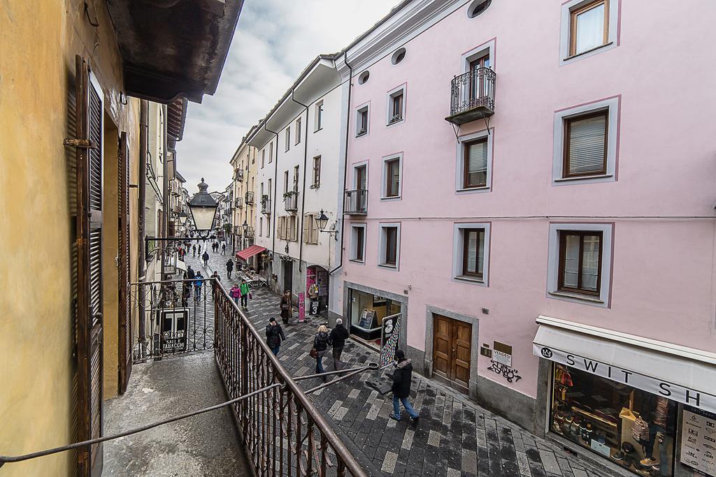 Hotel Domus Antica Aosta Exterior foto